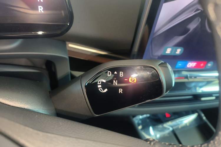Used Volkswagen ID.UNYX 2025 Pure Model Gear Lever