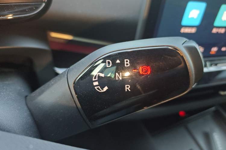 Used Volkswagen ID.UNYX 2025 Pure Model Gear Lever