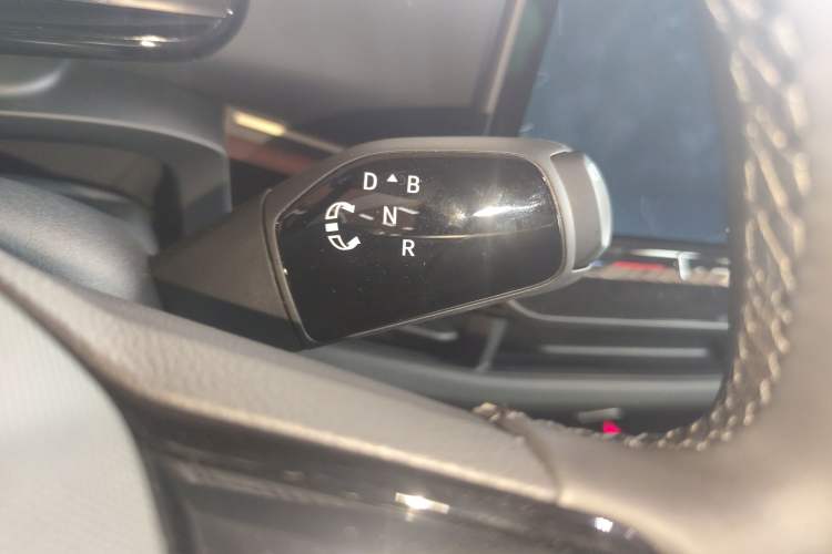 Used Volkswagen ID.UNYX 2025 Pure Model Gear Lever