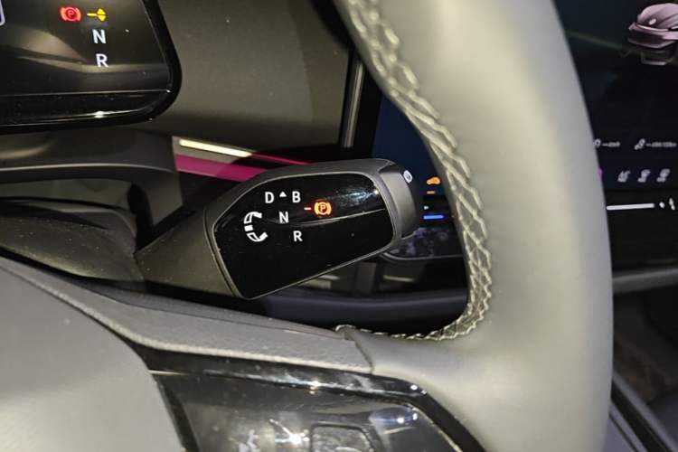 Used Volkswagen ID.UNYX 2025 Pure Model Gear Lever