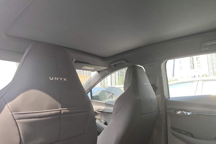 Used Volkswagen ID.UNYX 2025 Pure Model Headliner