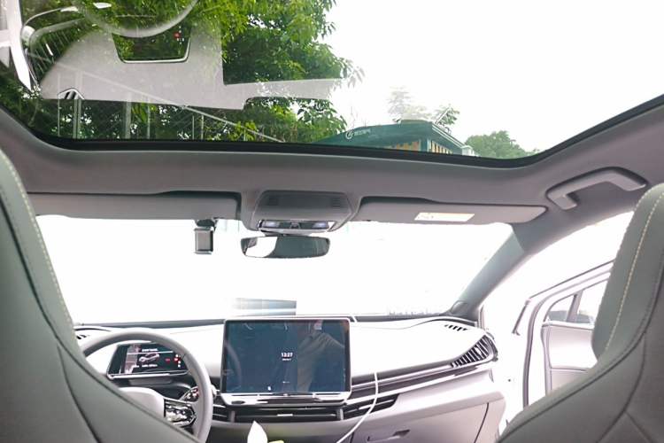 Used Volkswagen ID.UNYX 2025 Pure Model Headliner