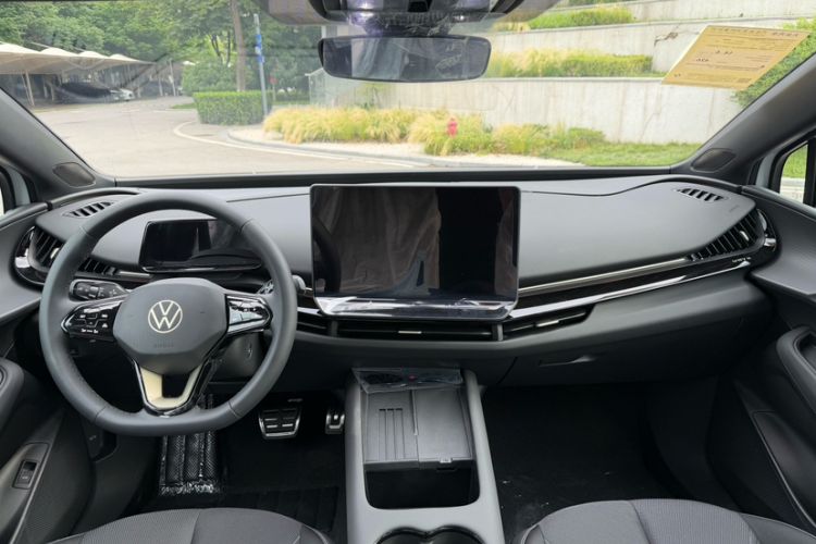 Used Volkswagen ID.UNYX 2025 Pure Model Interior 2