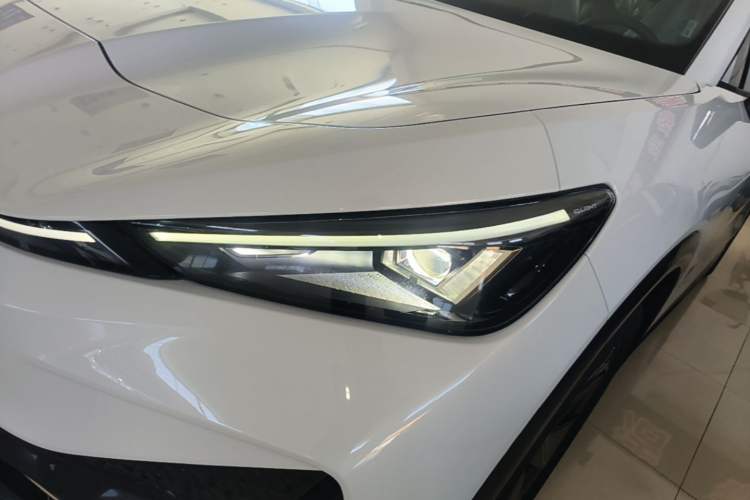 Used Volkswagen ID.UNYX 2025 Pure Model Left Front Headlight