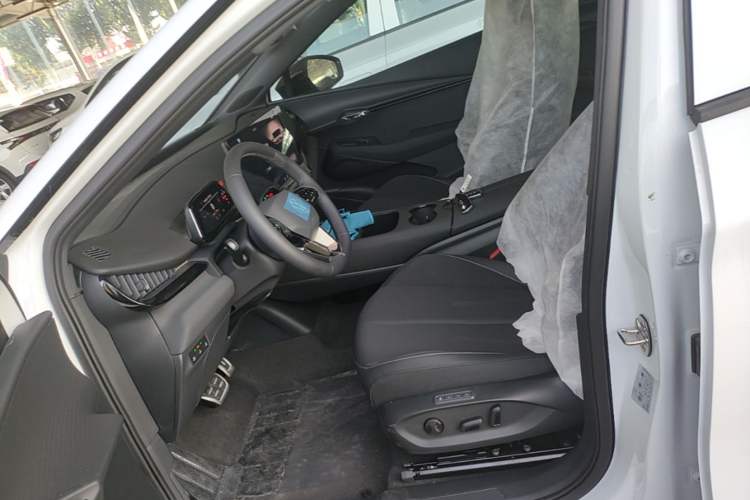 Used Volkswagen ID.UNYX 2025 Pure Model Left Front Seat