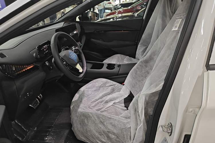 Used Volkswagen ID.UNYX 2025 Pure Model Left Front Seat