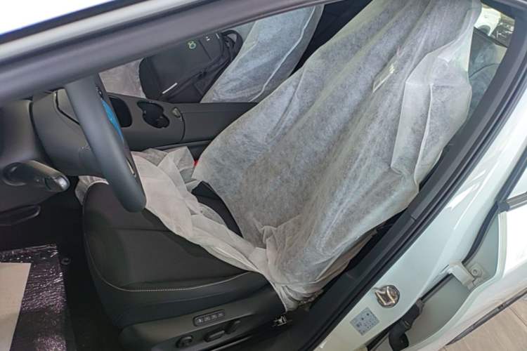 Used Volkswagen ID.UNYX 2025 Pure Model Left Front Seat