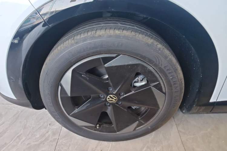 Used Volkswagen ID.UNYX 2025 Pure Model Left Front Wheel Hub