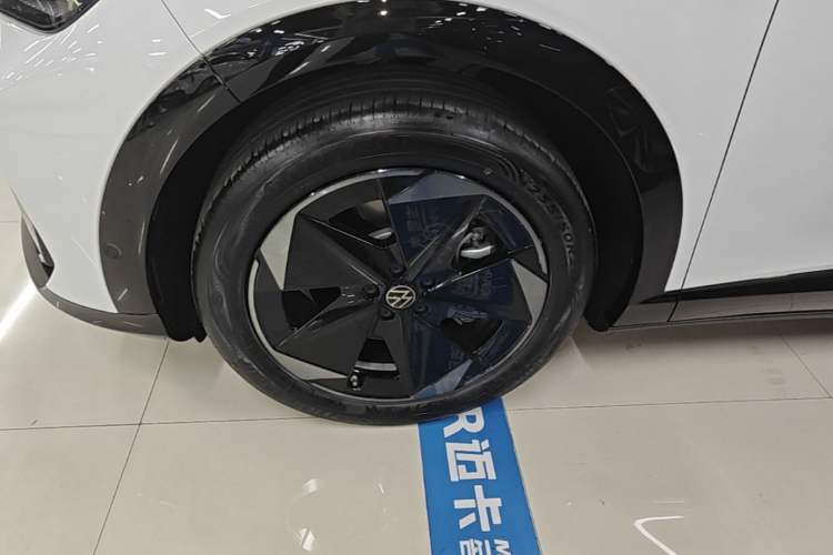 Used Volkswagen ID.UNYX 2025 Pure Model Left Front Wheel Hub