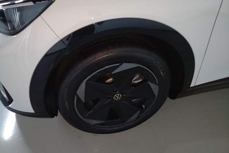 Used Volkswagen ID.UNYX 2025 Pure Model Left Front Wheel Hub
