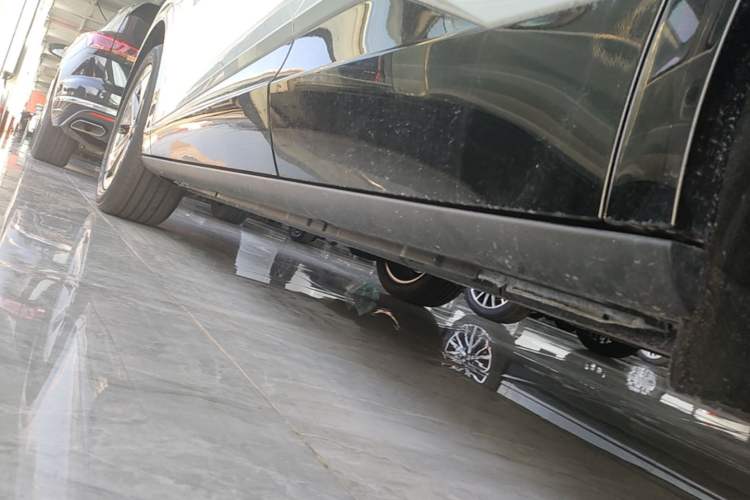 Used Volkswagen ID.UNYX 2025 Pure Model Left Side Sill