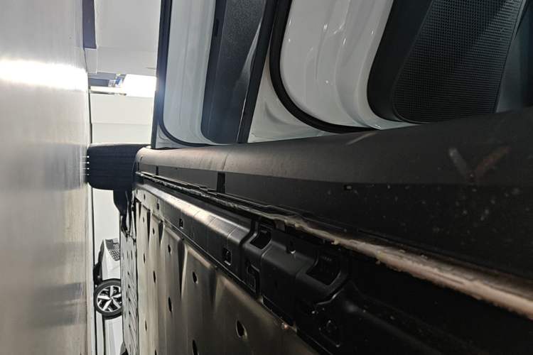 Used Volkswagen ID.UNYX 2025 Pure Model Left Side Sill