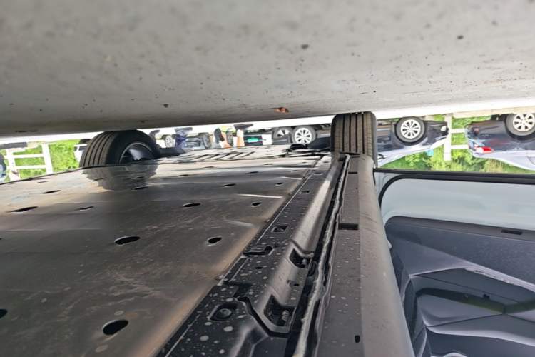 Used Volkswagen ID.UNYX 2025 Pure Model Left Side Sill