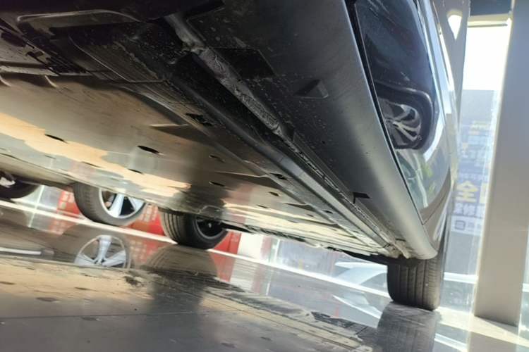 Used Volkswagen ID.UNYX 2025 Pure Model Left Side Sill