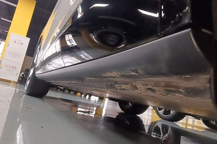 Used Volkswagen ID.UNYX 2025 Pure Model Left Side Sill