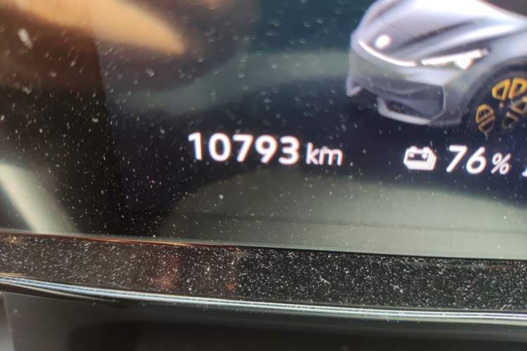 Used Volkswagen ID.UNYX 2025 Pure Model Odometer Close Up