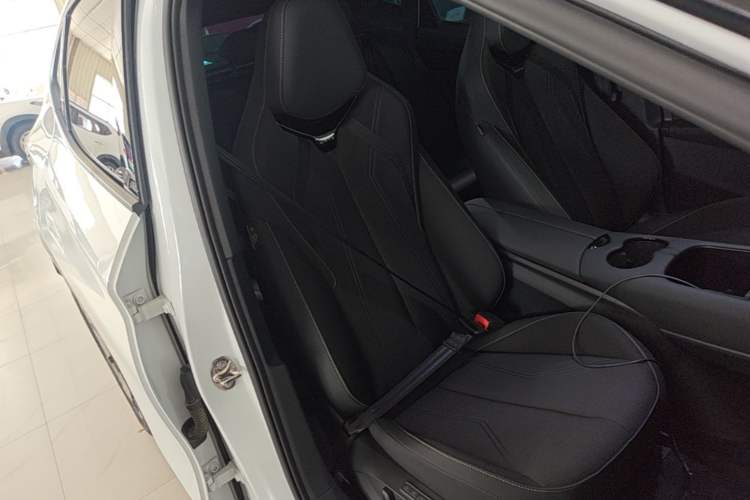 Used Volkswagen ID.UNYX 2025 Pure Model Right Front Seat