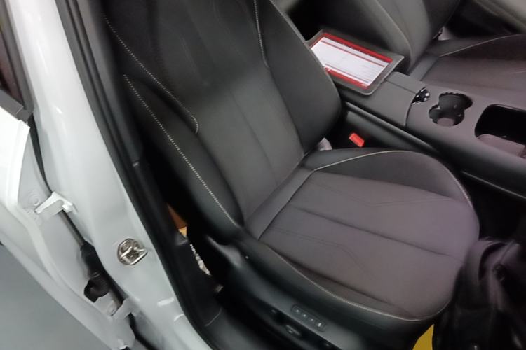 Used Volkswagen ID.UNYX 2025 Pure Model Right Front Seat