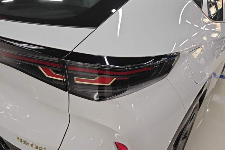 Used Volkswagen ID.UNYX 2025 Pure Model Right Rear Taillight