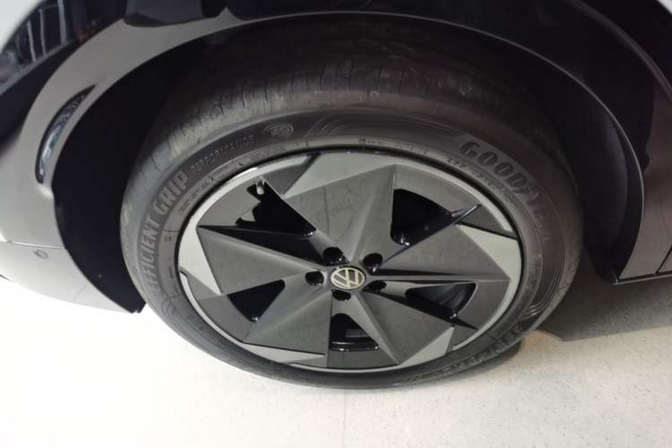 Used Volkswagen ID.UNYX 2025 Pure Model Right Rear Wheel Hub