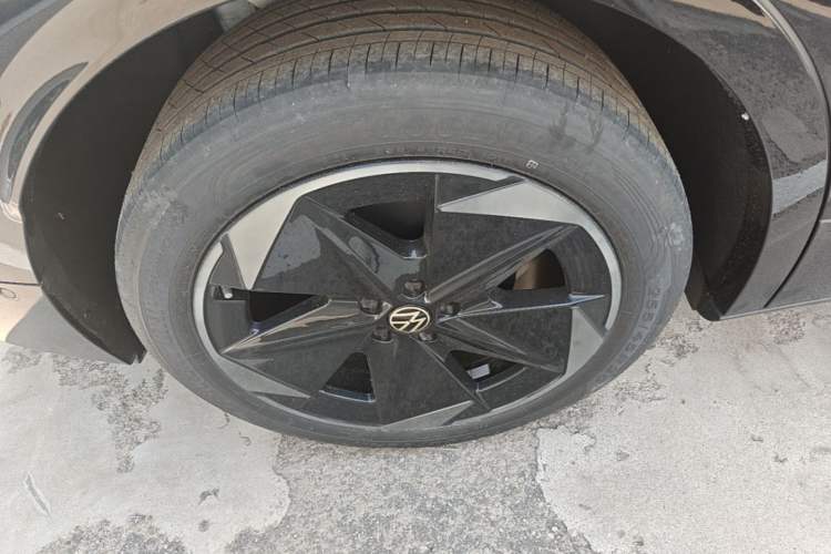 Used Volkswagen ID.UNYX 2025 Pure Model Right Rear Wheel Hub
