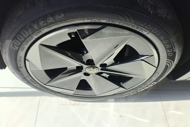 Used Volkswagen ID.UNYX 2025 Pure Model Right Rear Wheel Hub