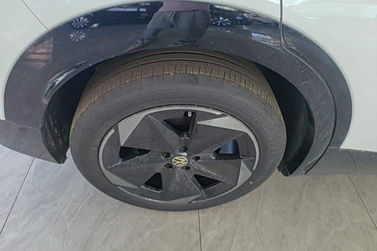 Used Volkswagen ID.UNYX 2025 Pure Model Right Rear Wheel Hub