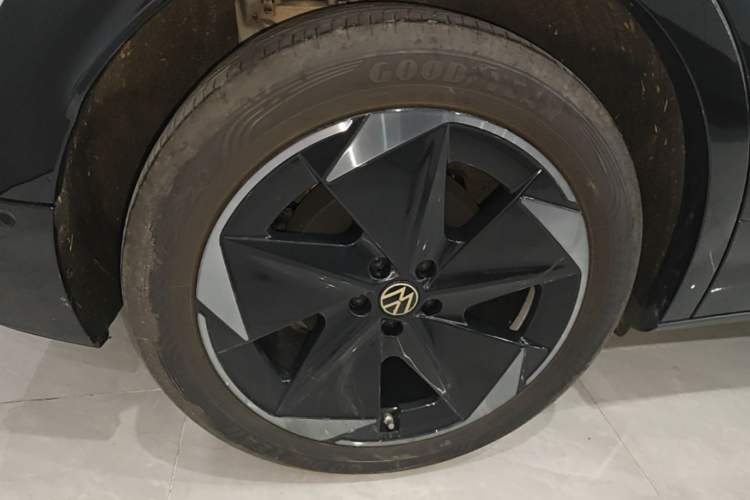 Used Volkswagen ID.UNYX 2025 Pure Model Right Rear Wheel Hub