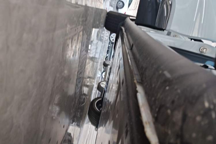 Used Volkswagen ID.UNYX 2025 Pure Model Right Side Sill