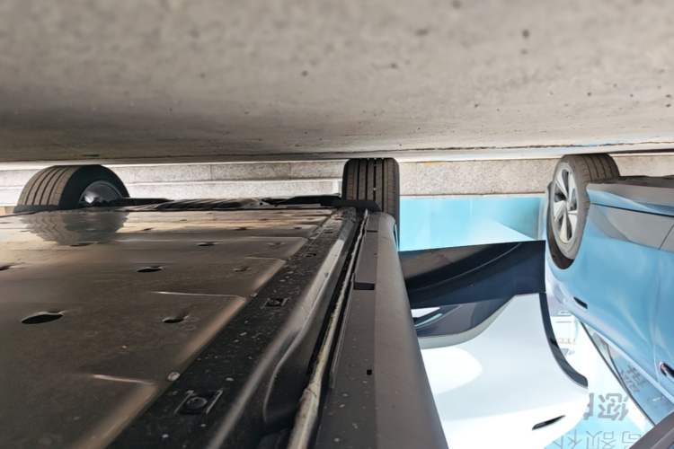 Used Volkswagen ID.UNYX 2025 Pure Model Right Side Sill