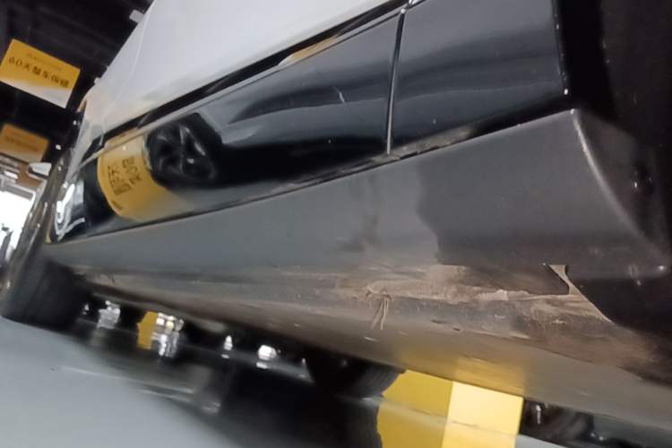 Used Volkswagen ID.UNYX 2025 Pure Model Right Side Sill