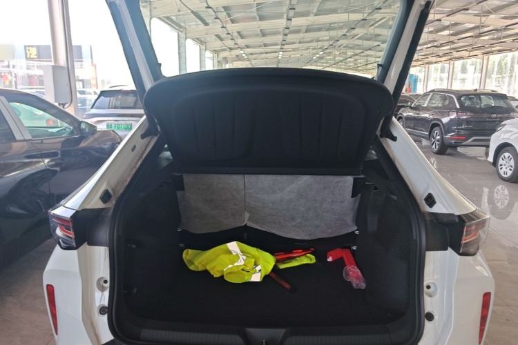 Used Volkswagen ID.UNYX 2025 Pure Model Trunk