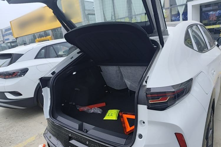 Used Volkswagen ID.UNYX 2025 Pure Model Trunk