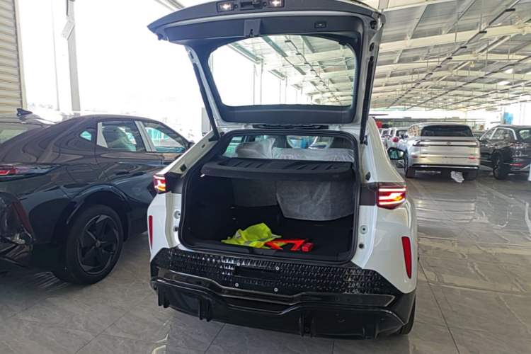 Used Volkswagen ID.UNYX 2025 Pure Model Trunk