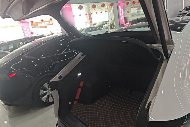Used Volkswagen ID.UNYX 2025 Pure Model Trunk