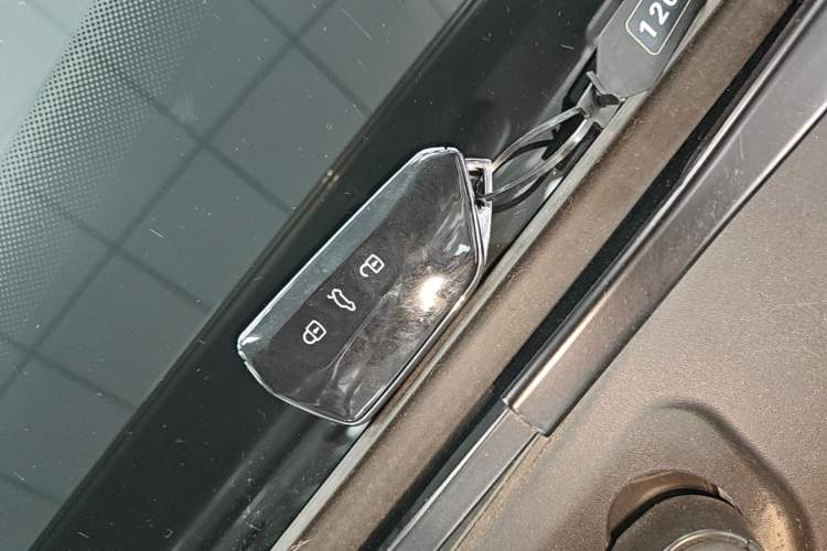 Used Volkswagen ID.UNYX 2025 Pure Model Vehicle Key