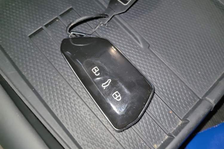 Used Volkswagen ID.UNYX 2025 Pure Model Vehicle Key