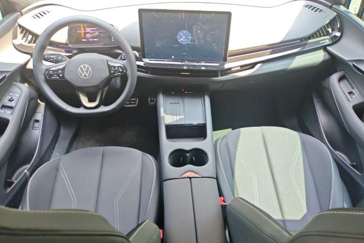 Used Volkswagen ID.UNYX 2025 Pure Model Center Console
