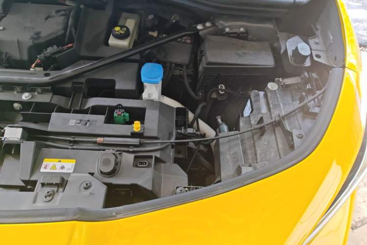Used Volkswagen ID.UNYX 2025 Pure Model Engine Bay Left