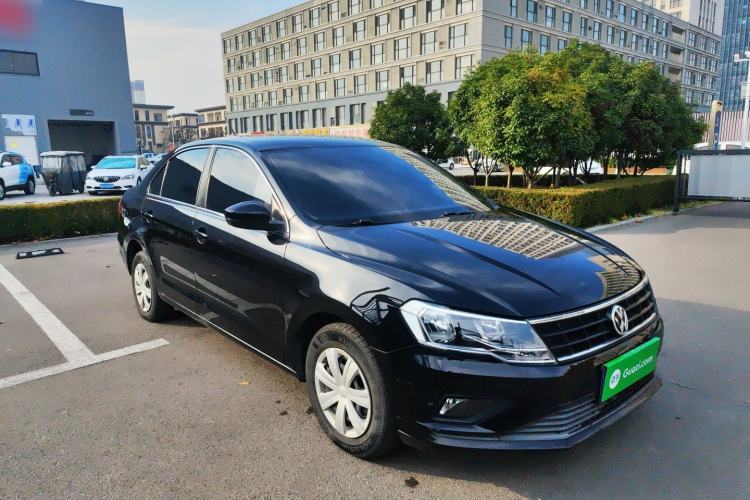 Used Volkswagen Jetta 2017 1.5L Manual Fashion Edition Exterior 2