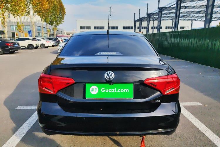 Used Volkswagen Jetta 2017 1.5L Manual Fashion Edition Exterior 4