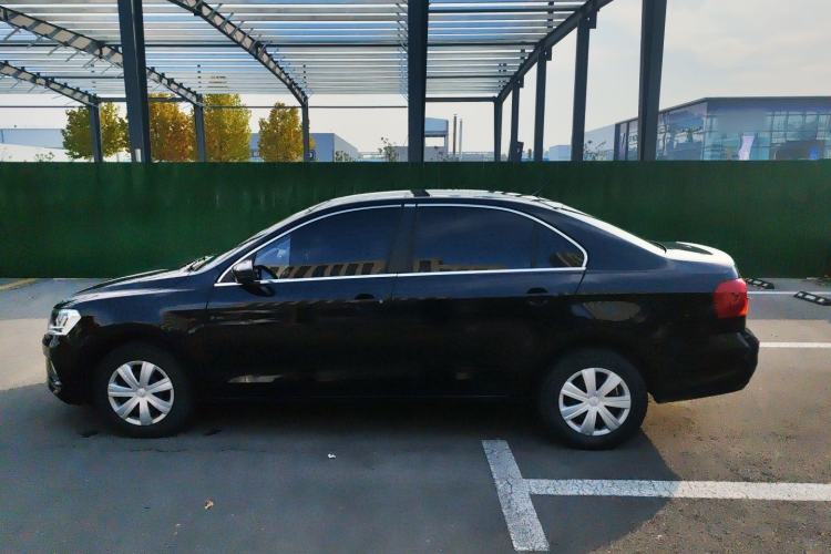 Used Volkswagen Jetta 2017 1.5L Manual Fashion Edition Exterior 5