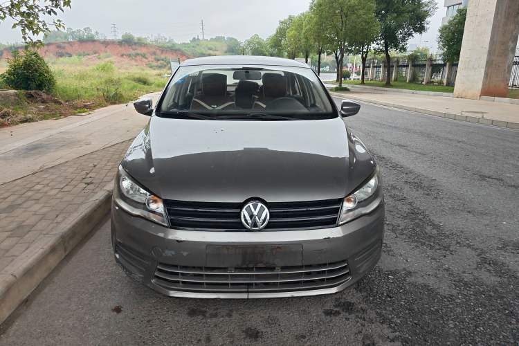 Used Volkswagen Jetta 2013 1.6L Manual Fashion Edition Exterior 1