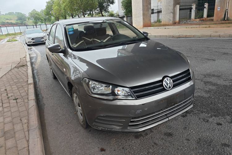 Used Volkswagen Jetta 2013 1.6L Manual Fashion Edition Exterior 2