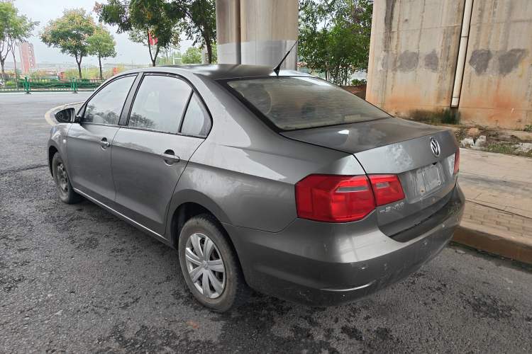 Used Volkswagen Jetta 2013 1.6L Manual Fashion Edition Exterior 3