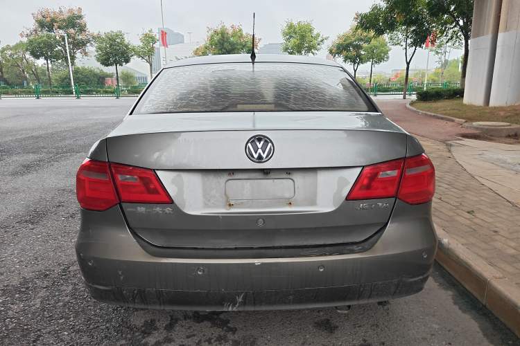 Used Volkswagen Jetta 2013 1.6L Manual Fashion Edition Exterior 4