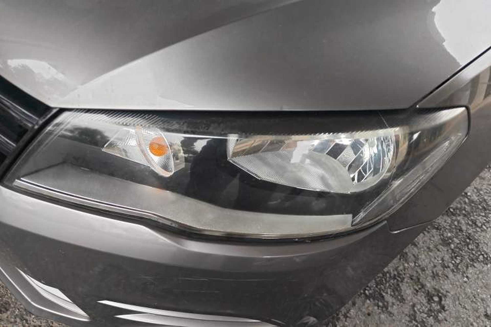 Used Volkswagen Jetta 2013 1.6L Manual Fashion Edition Left Front Headlight