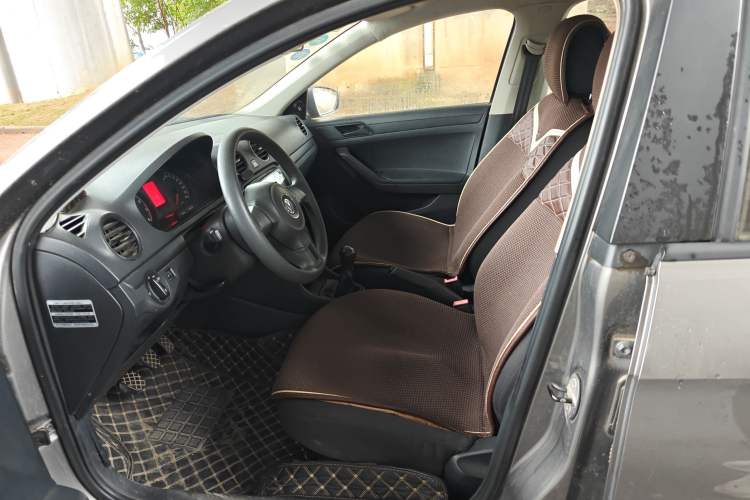 Used Volkswagen Jetta 2013 1.6L Manual Fashion Edition Left Front Seat