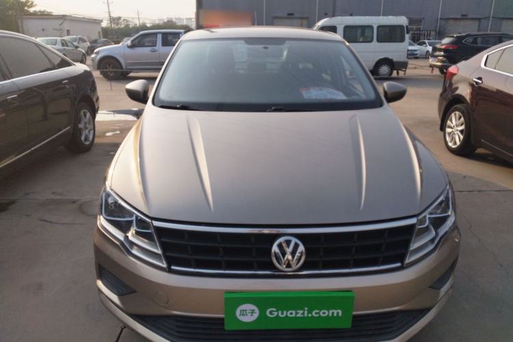 Used Volkswagen Jetta 2017 1.4L Manual Fashion Edition Exterior 1