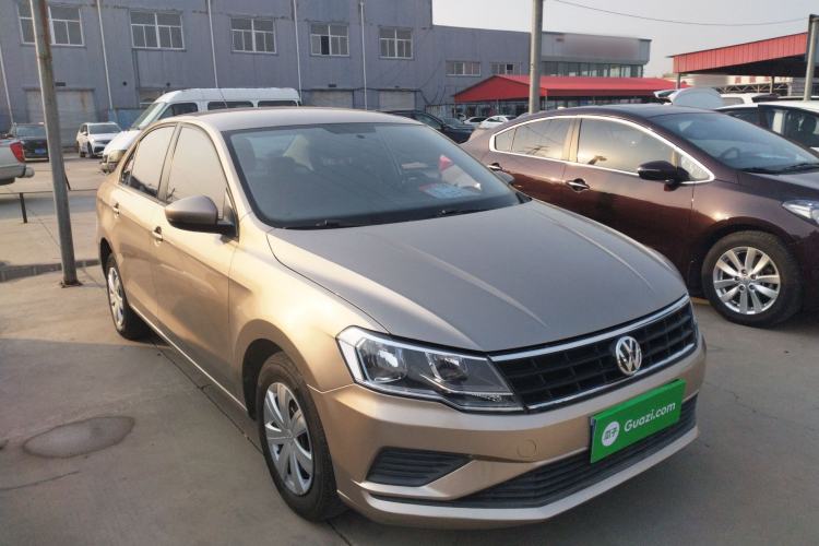 Used Volkswagen Jetta 2017 1.4L Manual Fashion Edition Exterior 2